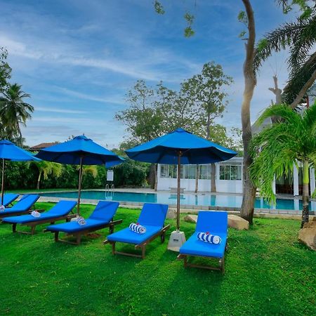 Diya Dahara Lake Resort Yala Exterior photo