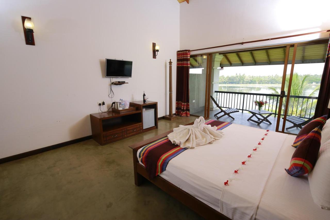 Diya Dahara Lake Resort Yala Exterior photo