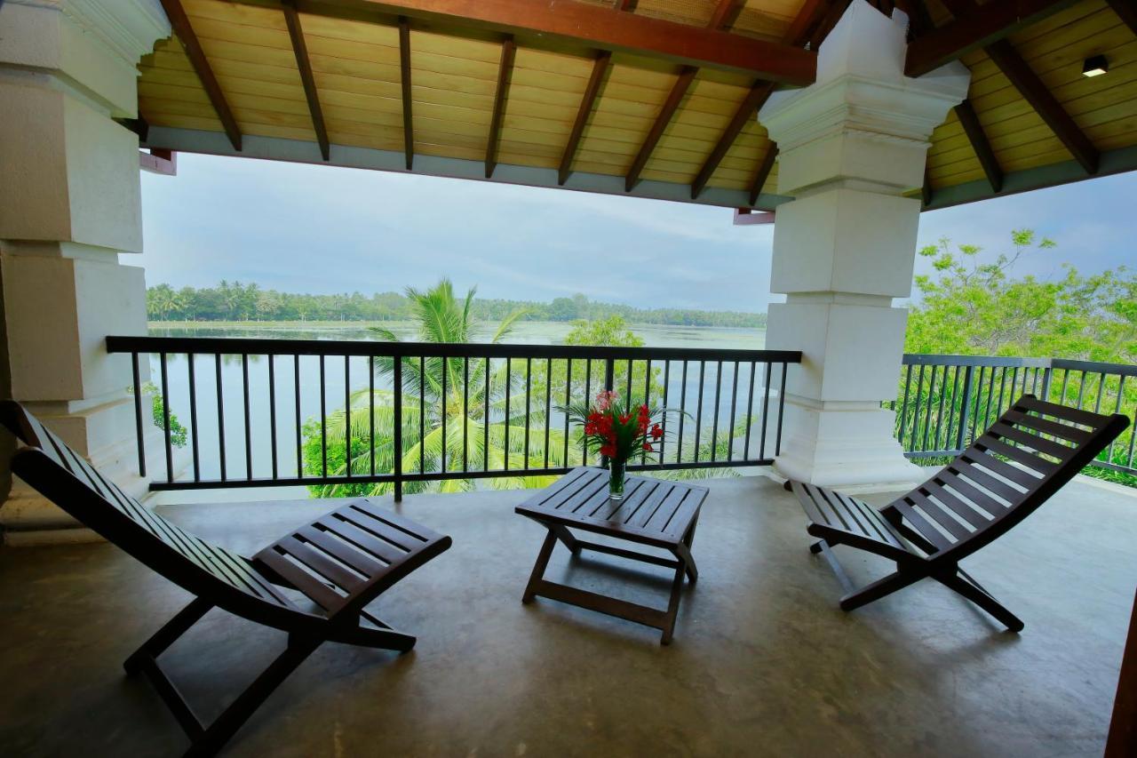 Diya Dahara Lake Resort Yala Exterior photo