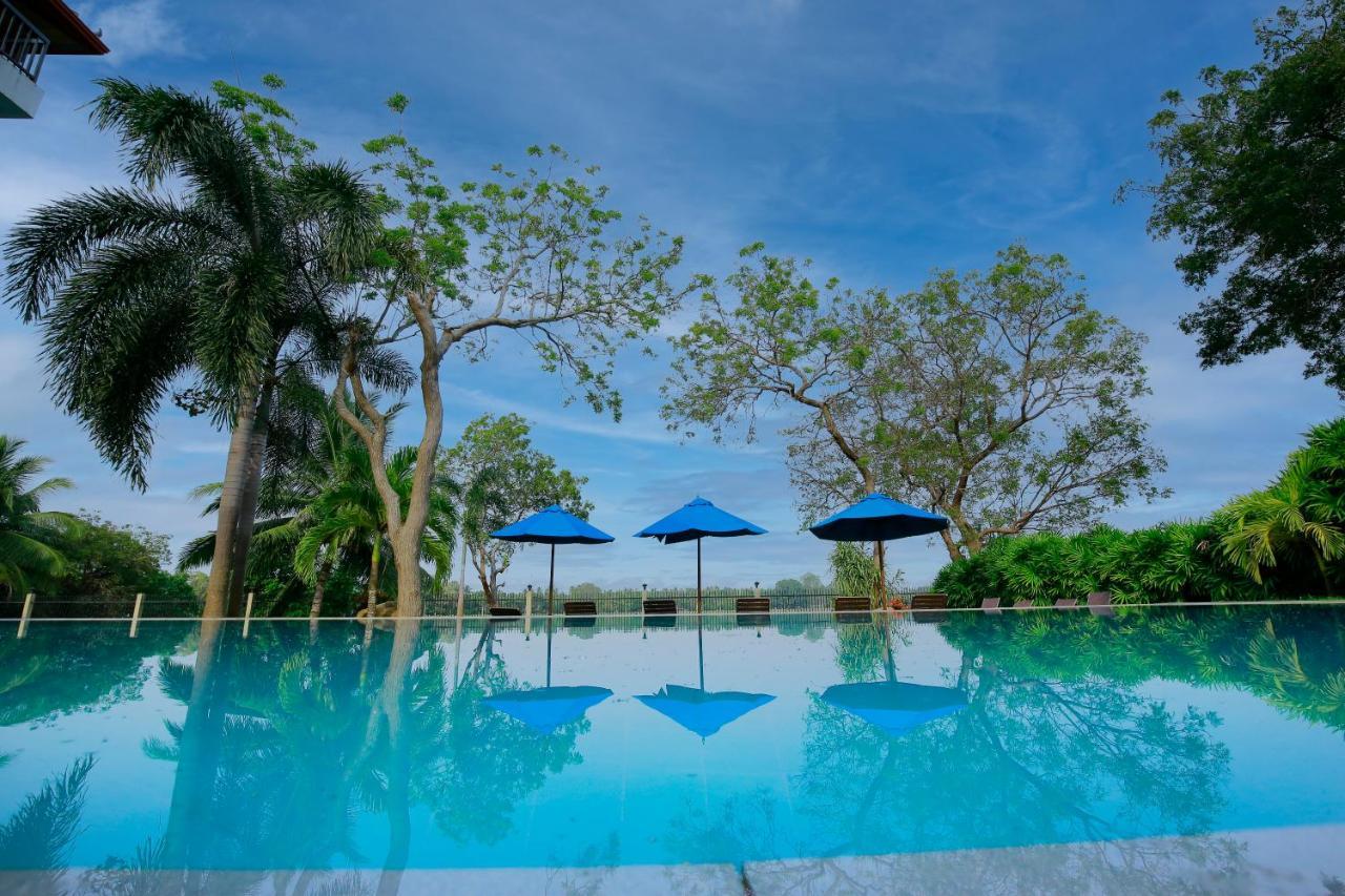 Diya Dahara Lake Resort Yala Exterior photo