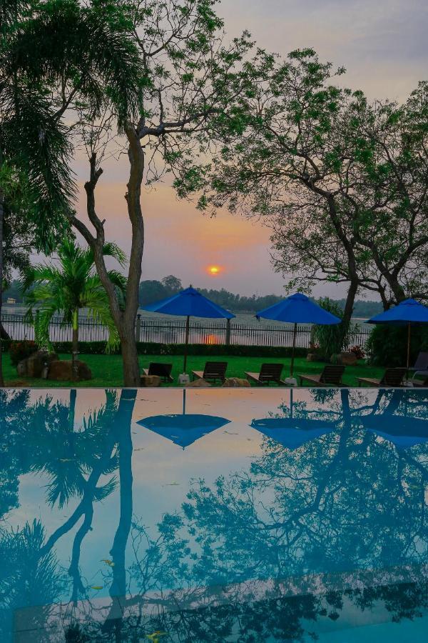 Diya Dahara Lake Resort Yala Exterior photo