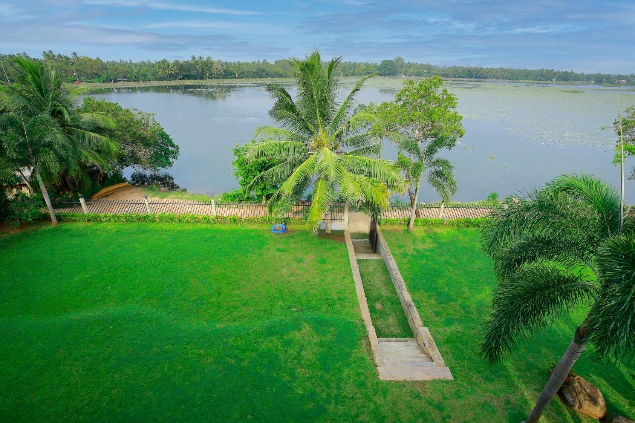 Diya Dahara Lake Resort Yala Exterior photo