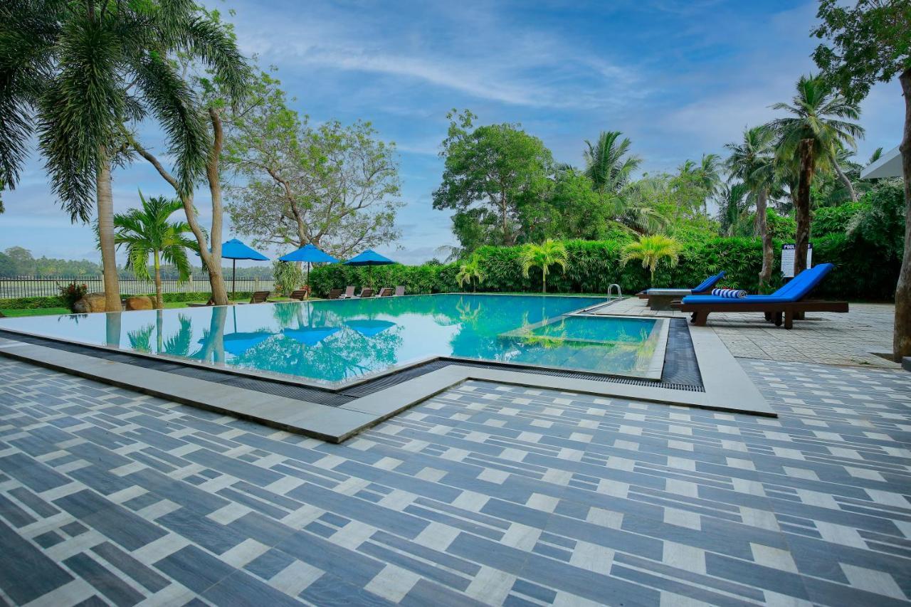 Diya Dahara Lake Resort Yala Exterior photo