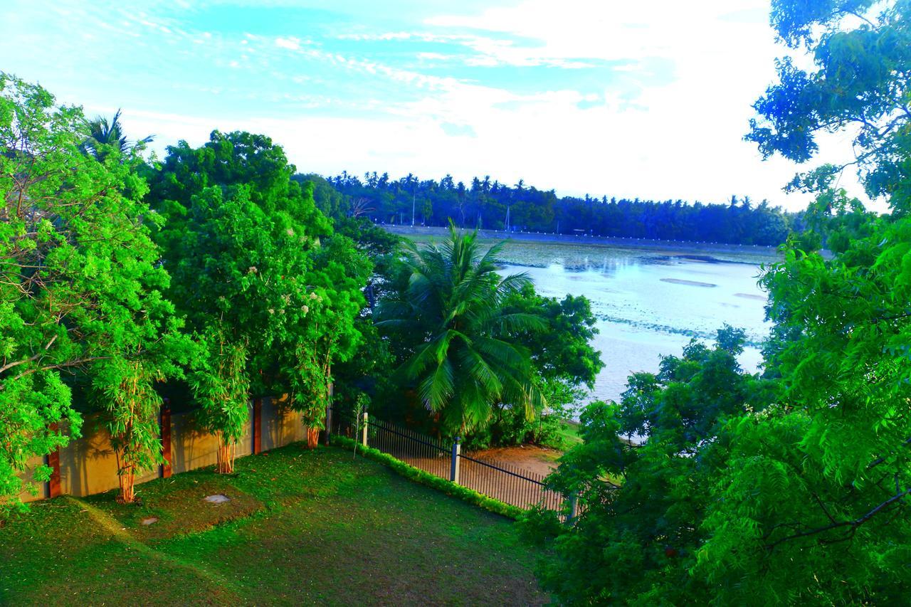 Diya Dahara Lake Resort Yala Exterior photo