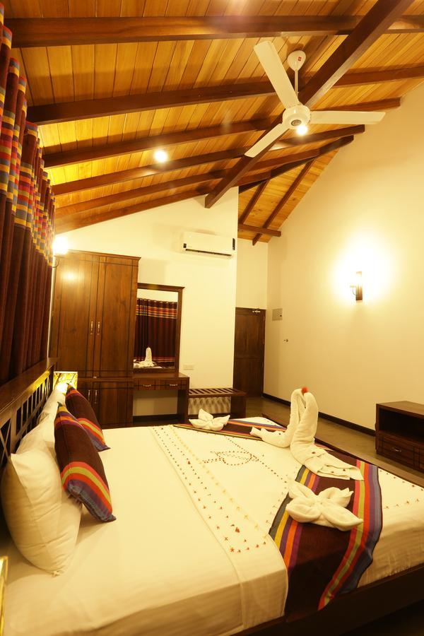 Diya Dahara Lake Resort Yala Exterior photo