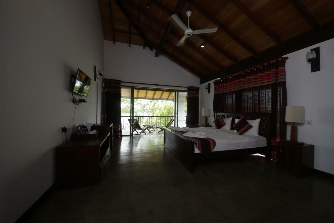 Diya Dahara Lake Resort Yala Exterior photo